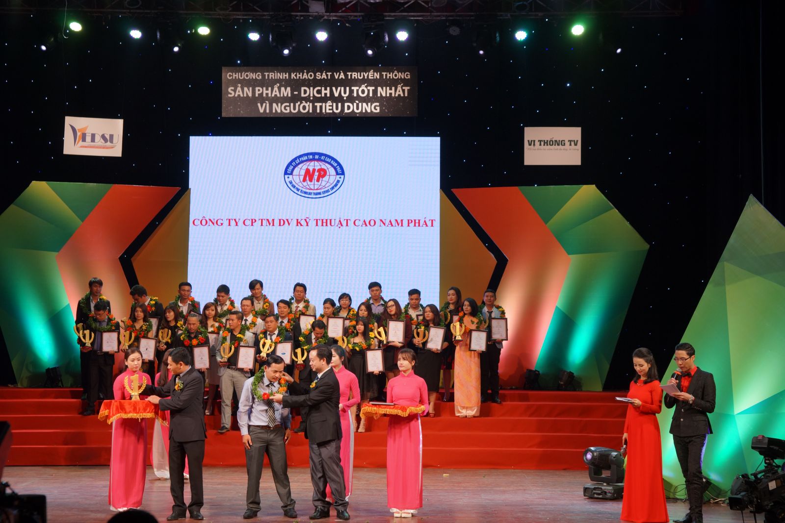 Năm 2016, công ty Cao Nam Phát vinh dự nhận danh hiệu top 100 thương hiệu tốt nhất thị trường do người tiêu dùng bình chọn.