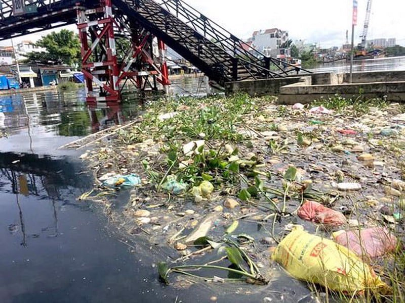 3 lý do tại sao nên có hệ thống lọc nước tổng trong gia đình 1 nguồn nước bị ô nhiễm