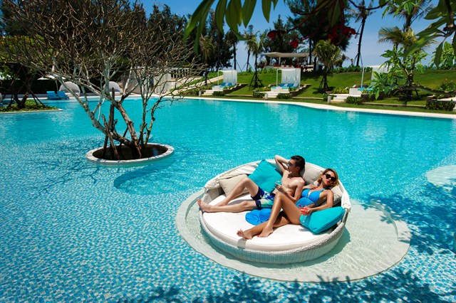 xử lý nước hồ bơi resort, khách sạn